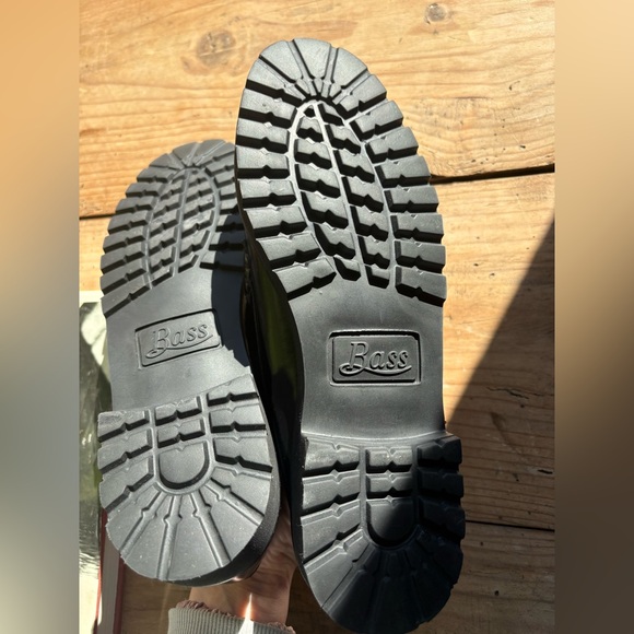 Womens Whitney Weejuns® Penny Loafer - Picture 9 of 10